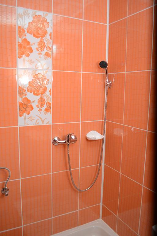Ersa Panzio Otel Bisericani  Oda fotoğraf