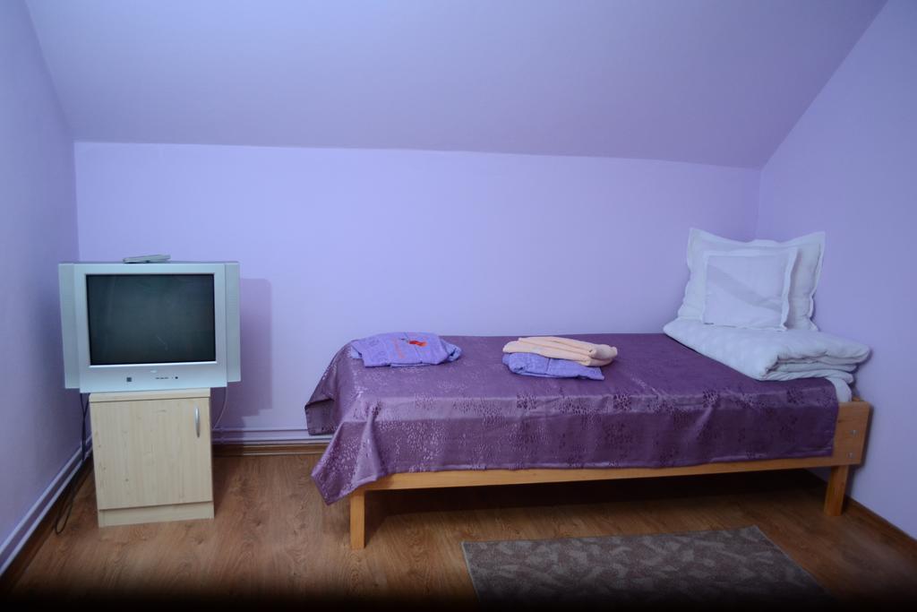 Ersa Panzio Otel Bisericani  Oda fotoğraf
