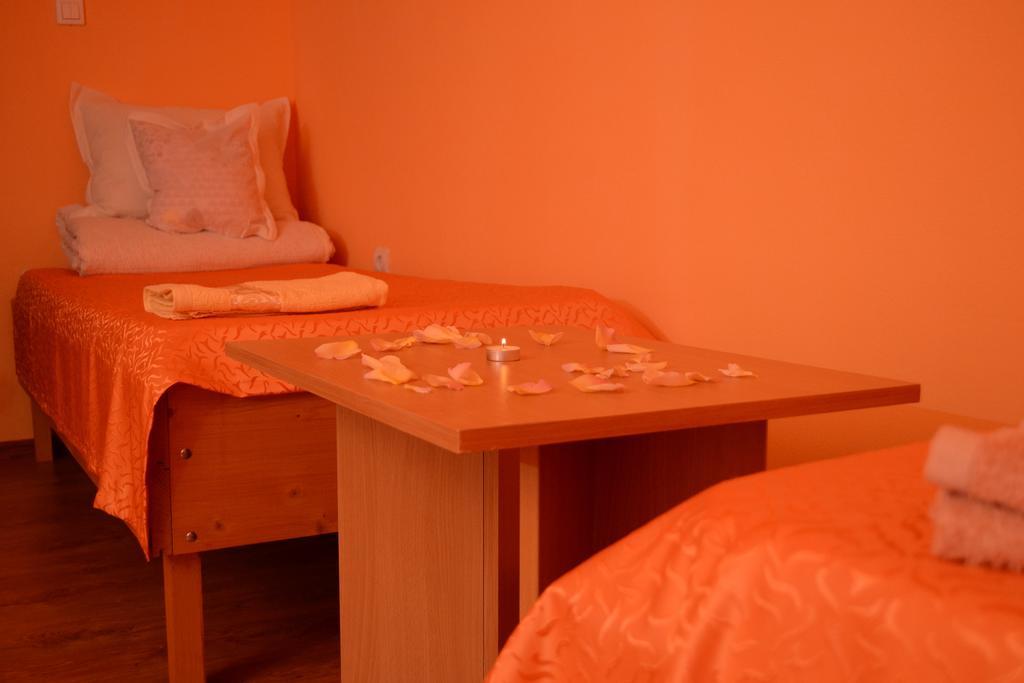 Ersa Panzio Otel Bisericani  Oda fotoğraf
